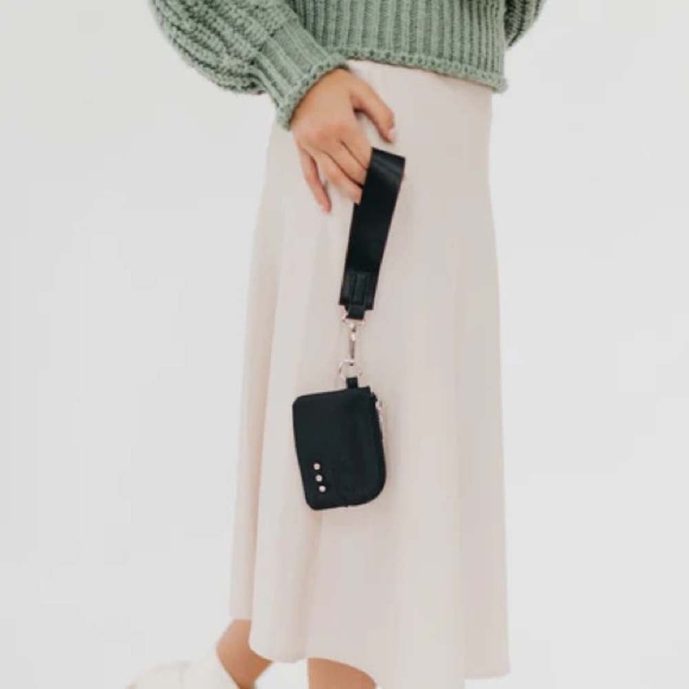 New Nya nylon clippable card wallet in the color black